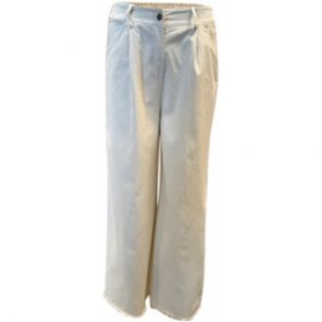 DRYS - Laura 3/4 Buks med vidde ben - lys creme