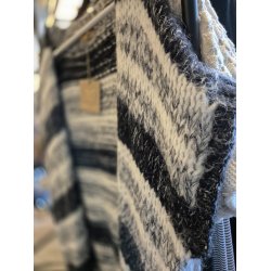 BOHO-LOVE - Strik Cardigan uden rmer - lang ben model - sort og hvid