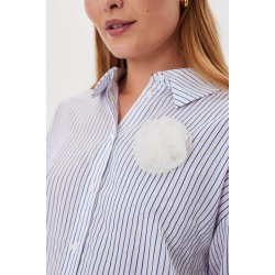 FREEQUENT - FQSHAGY Skjortebluse - hvid med bl striber og en lille blomst p sikkerhedsnl