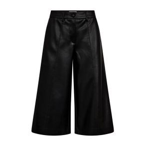 FREE/QUENT - FQVEGGY Bermudashorts i imiteret l�der - sort 