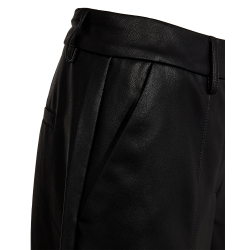 FREE/QUENT - FQVEGGY Bermudashorts i imiteret l�der - sort 