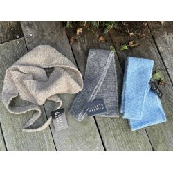 Lisbeth Merrild - T�rkl�der strikket - lille model ala Sophie Scarf - lysebl�, gr�, beige og lyser�d