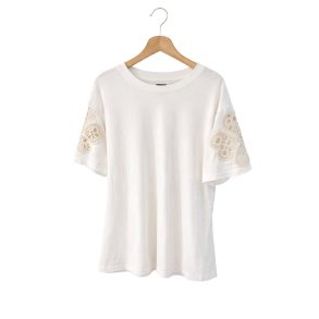 Lisbeth Merrild - T-Shirt m. hul broderi i hvid - OneSize