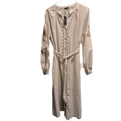 Qnuz - Boheme Kjole - beige m/tynde brune striber og broderier